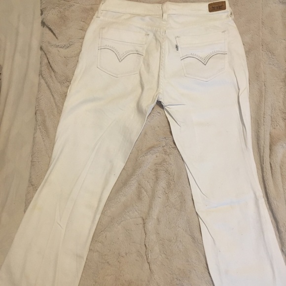 White Levi’s jean - Picture 2 of 4